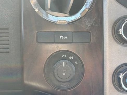 Used 2015 Ford F250 Lariat w/ Lariat Interior Package AWD/4WD image 14