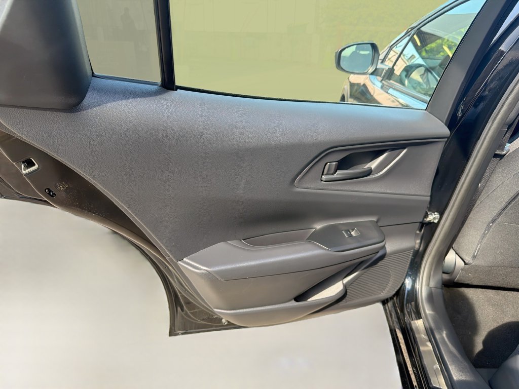 Used 2025 Toyota Prius Plug-In Hybrid FWD image 25