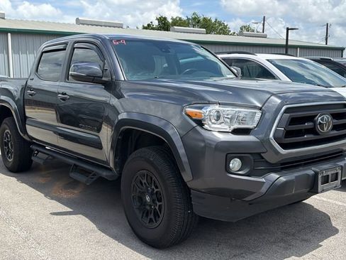 Used 2022 Toyota Tacoma SR5 w/ Technology Package AWD/4WD image 3