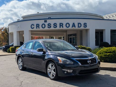 Used 2015 Nissan Altima 3.5 SL image 1