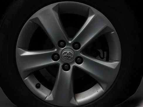 Used 2013 Toyota RAV4 XLE FWD image 10