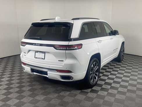Used 2022 Jeep Grand Cherokee Overland AWD/4WD image 5