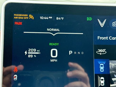 New 2025 VinFast VF 8 Plus AWD/4WD image 32