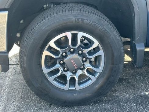Certified 2022 GMC Sierra 2500 SLE w/ SLE Value Package; image 5