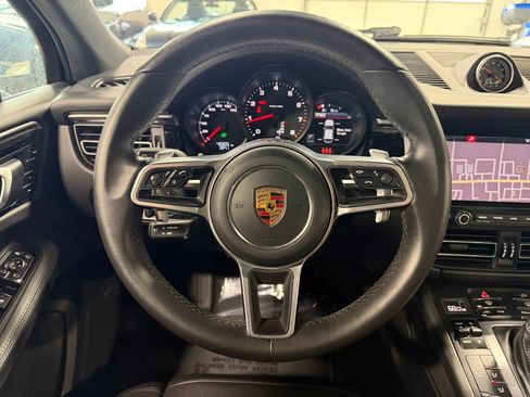 Used 2021 Porsche Macan AWD/4WD image 14