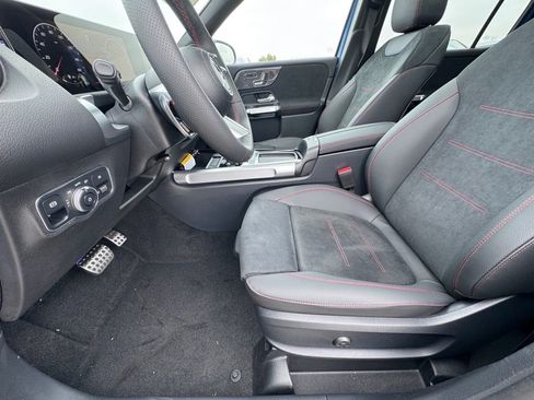 Used 2024 Mercedes-Benz GLB 250 image 21