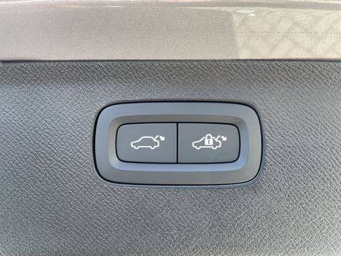 New 2026 Volvo XC90 T8 Plus w/ Protection Package Premier image 28