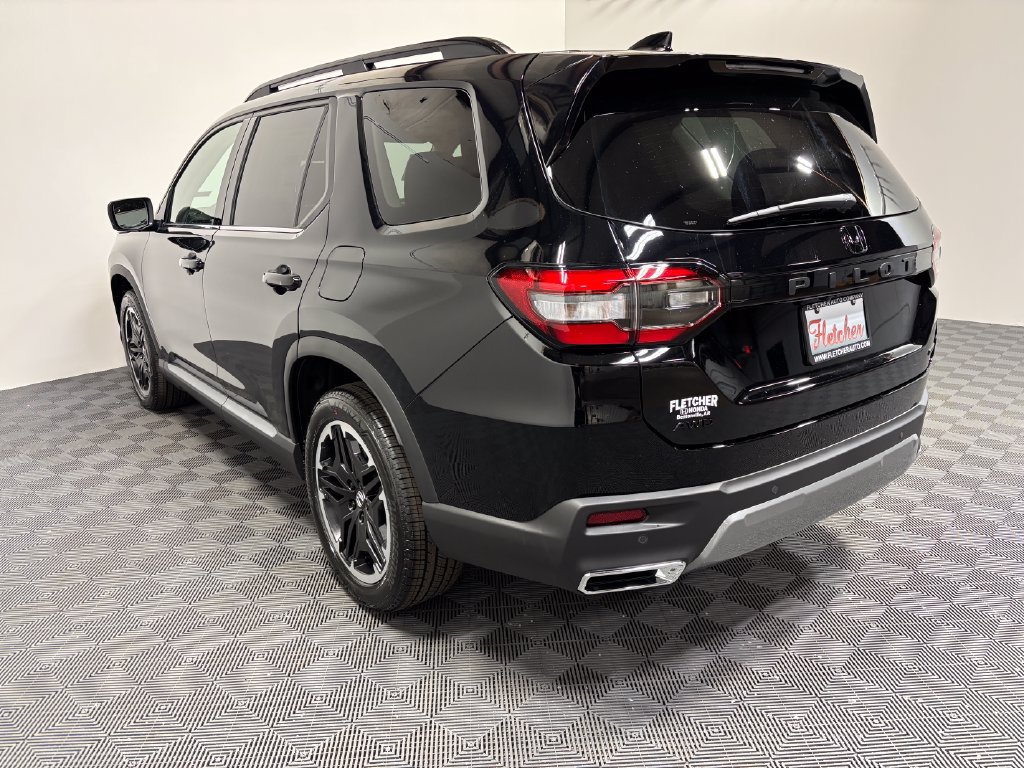 New 2026 Honda Pilot Touring image 4