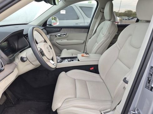 Used 2025 Volvo XC90 T8 Ultra image 5