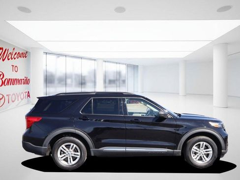 Used 2022 Ford Explorer XLT w/ Class IV Trailer Tow Package AWD/4WD image 5