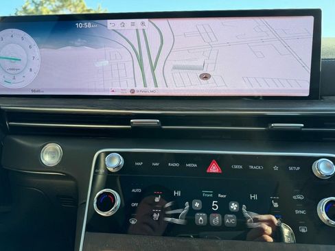 Certified 2025 Genesis GV80 2.5T Advanced image 22