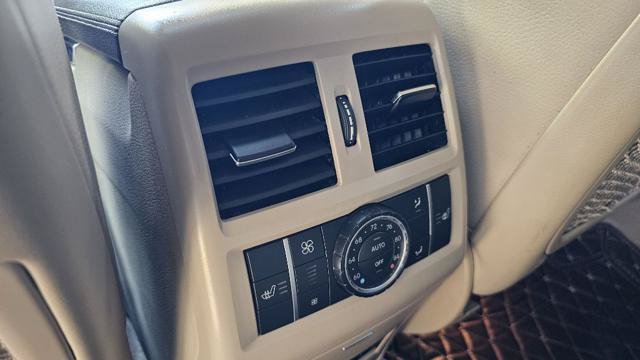 Used 2014 Mercedes-Benz GL 550 4MATIC w/ Driver Assistance Package image 39