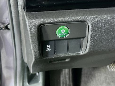 Used 2017 Honda Accord LX image 17