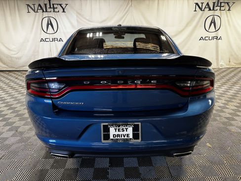 Used 2022 Dodge Charger SXT w/ Driver Convenience Group image 4