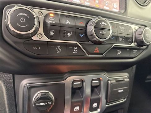 Used 2021 Jeep Wrangler Sport image 28