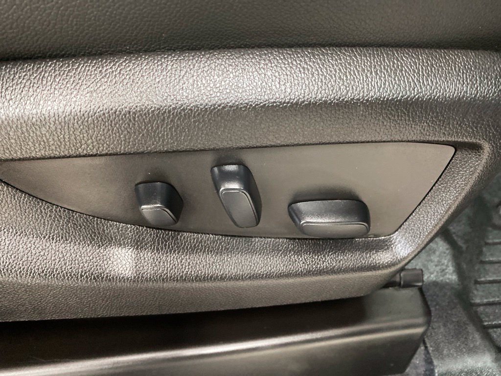 Used 2019 GMC Sierra 2500 SLT w/ Duramax Plus Package AWD/4WD image 28