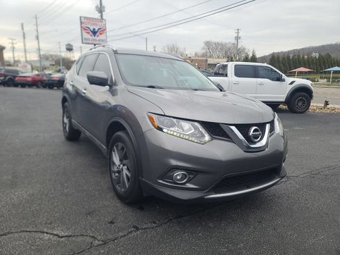 Used 2016 Nissan Rogue SL w/ SL Premium Package image 2