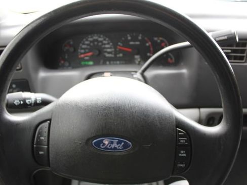 Used 2003 Ford F250 XLT image 18