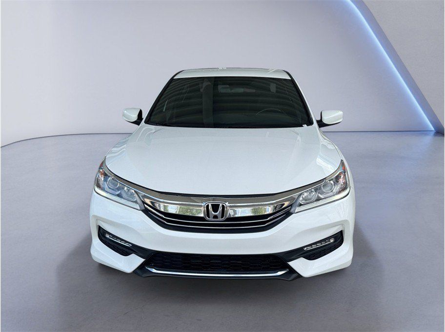 Used 2016 Honda Accord Sport image 2