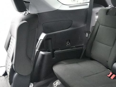 Used 2021 Ford Explorer XLT AWD/4WD image 28