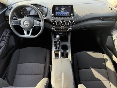 Used 2025 Nissan Sentra SV FWD image 12