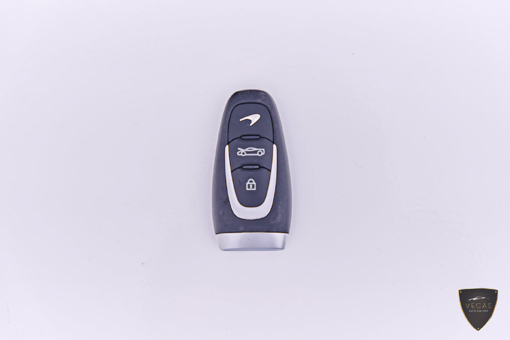 Used 2025 McLaren Artura RWD image 86