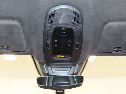 Certified 2025 Porsche Cayenne GTS AWD/4WD image 33