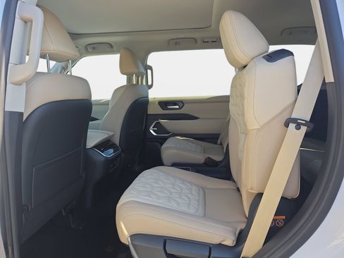 New 2026 Nissan Armada Platinum image 14