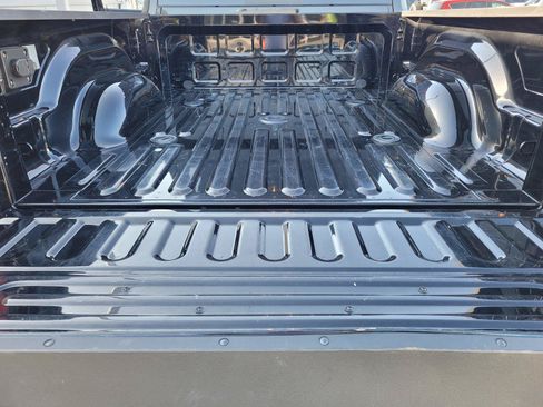 Used 2024 RAM 2500 Tradesman w/ Chrome Appearance Group AWD/4WD image 34