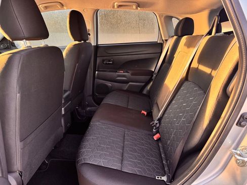 Used 2025 Mitsubishi Outlander Sport LE AWD/4WD image 14