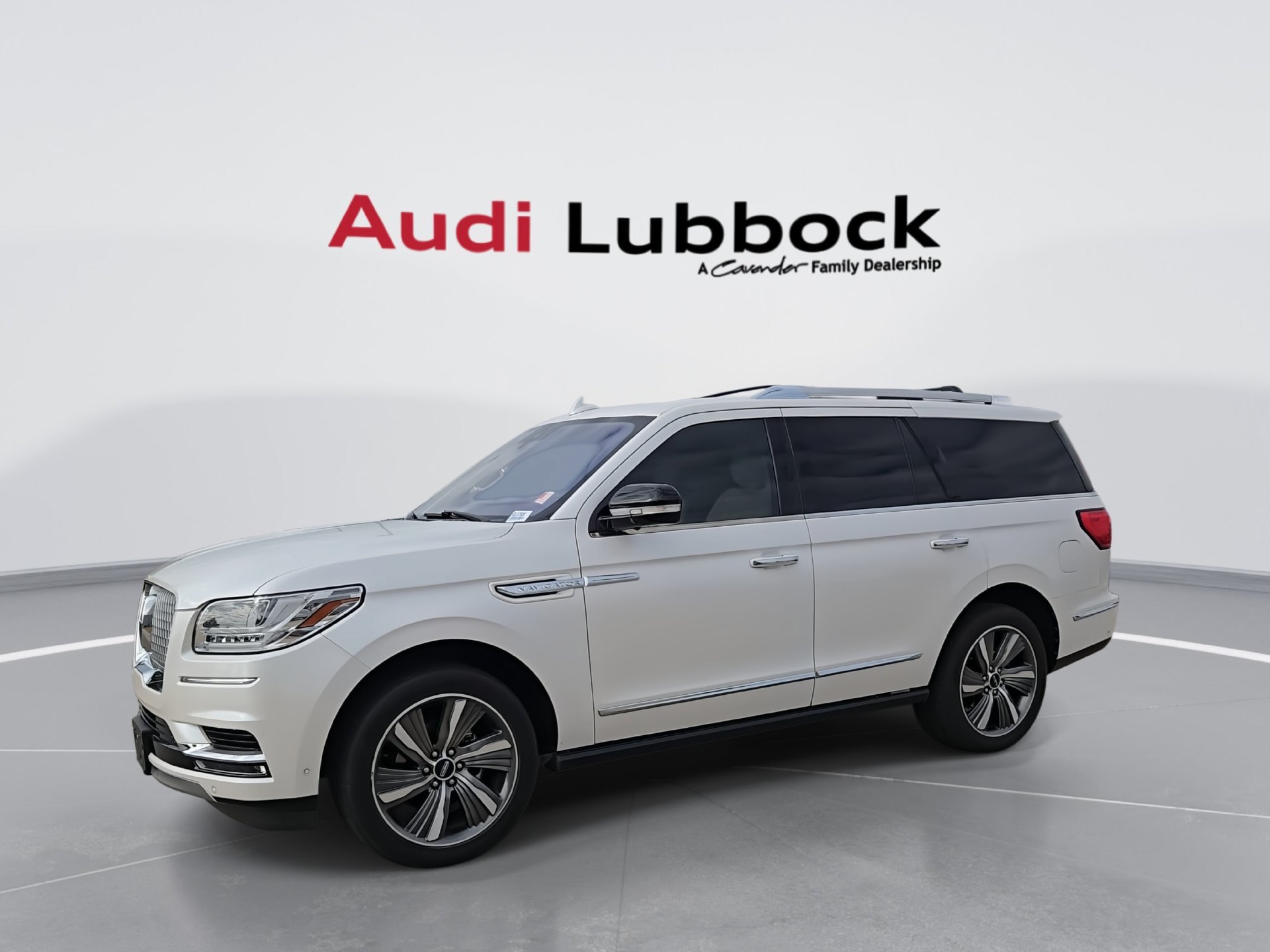 Used 2019 Lincoln Navigator Select w/ Technology Package RWD image 5
