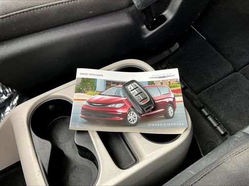 Used 2023 Chrysler Voyager LX FWD image 37