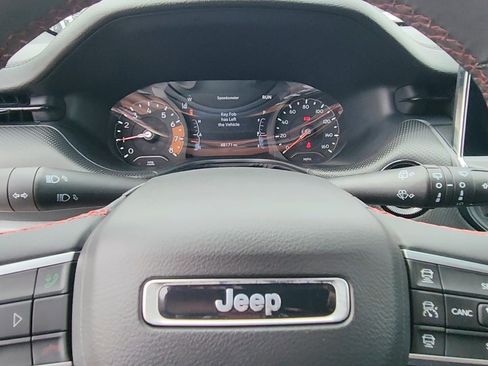 Used 2024 Jeep Compass Trailhawk image 35