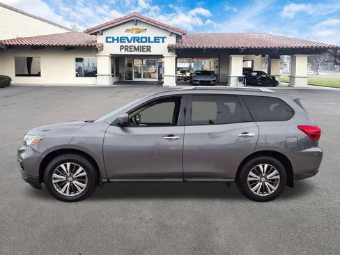 Used 2019 Nissan Pathfinder S FWD image 5