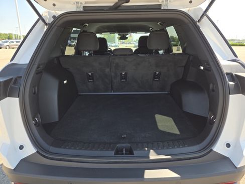 Used 2025 Chevrolet Equinox LT w/ Safety and Technology Package FWD image 18