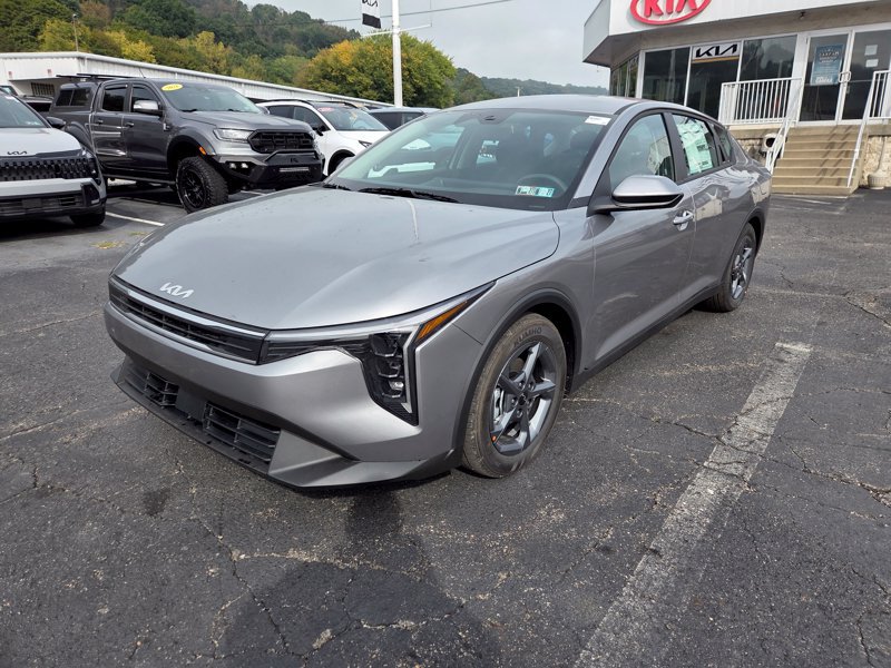 New 2026 Kia K4 FWD image 3