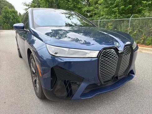 Used 2023 BMW iX xDrive50 w/ Premium Package AWD/4WD image 3