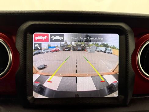 Used 2020 Jeep Gladiator Rubicon w/ Advanced Safety Group AWD/4WD image 38