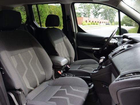 Used 2016 Ford Transit Connect XLT image 24