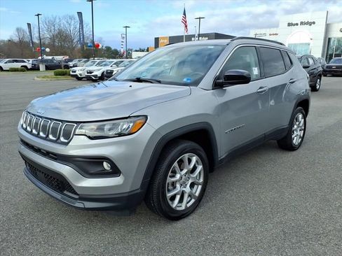 Used 2022 Jeep Compass Latitude w/ Sun and Sound Group image 10