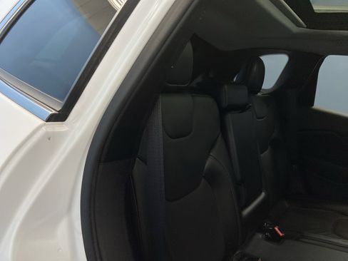Certified 2019 Jeep Cherokee Limited image 40