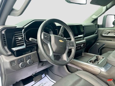 Used 2024 Chevrolet Silverado 2500 LTZ w/ LTZ Plus Package image 8