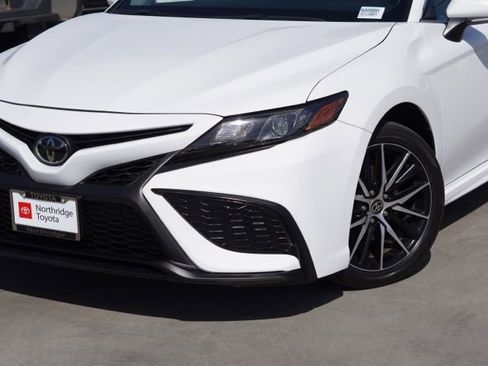 Used 2024 Toyota Camry SE FWD image 5