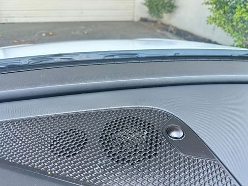 Used 2025 Hyundai Elantra Limited image 18