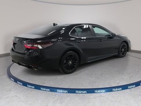 Used 2021 Toyota Camry SE FWD image 6