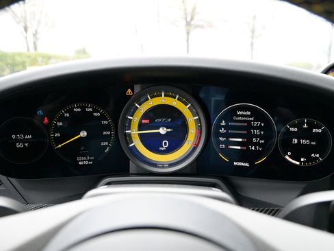 Used 2022 Porsche 911 GT3 image 21