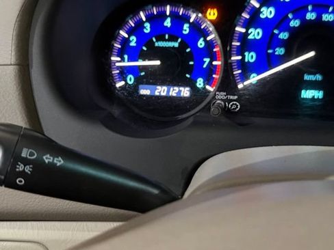 Used 2010 Toyota Sienna LE FWD image 19