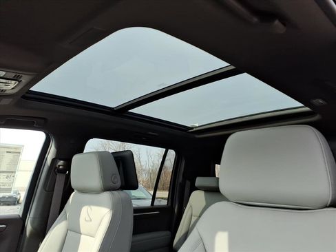 New 2026 Chevrolet Suburban Z71 w/ Z71 Off-Road Package image 14