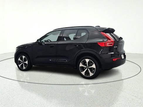Used 2023 Volvo XC40 B5 Plus AWD/4WD image 5