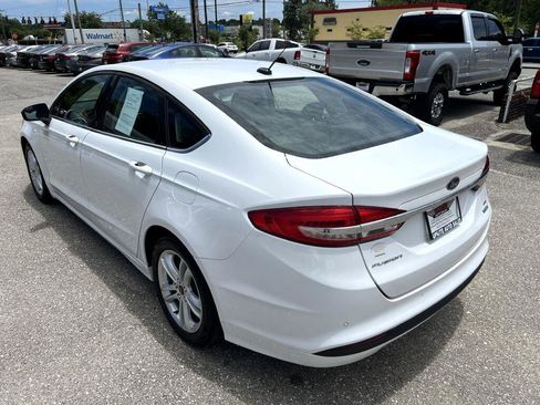 Used 2018 Ford Fusion SE w/ Fusion SE Technology Package image 6